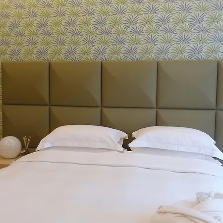 Augustana House And 4*