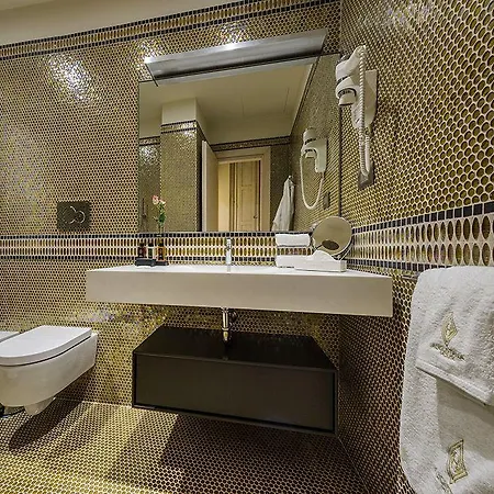 Augustana House And 4*