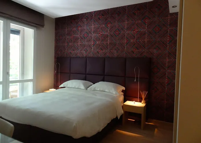 Augustana House And 4*