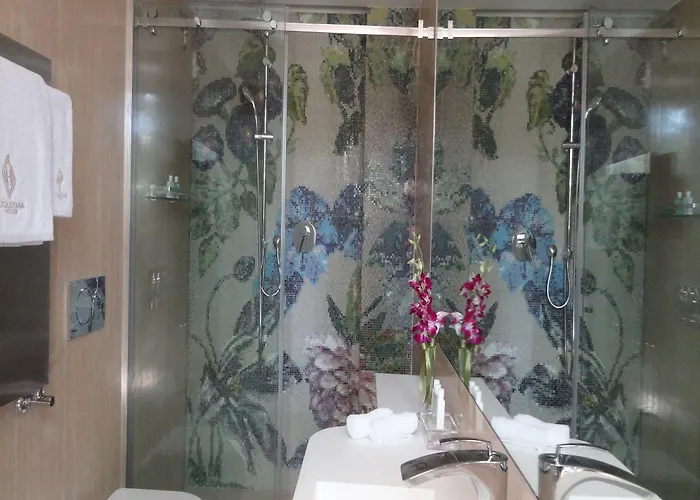 Augustana House And 4*